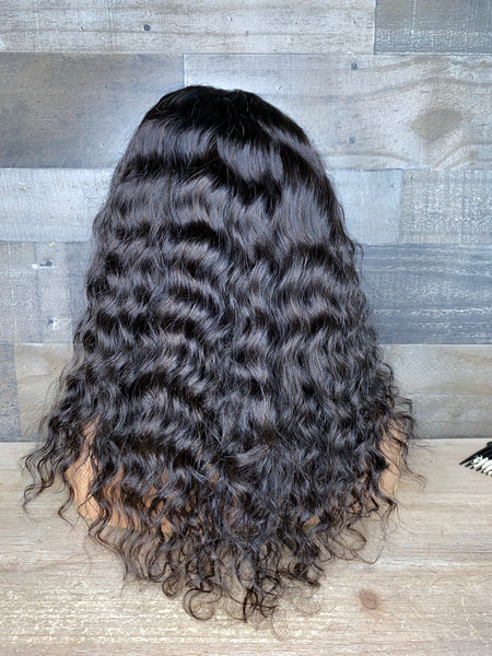 HD LACE 5X5 16’’  Indian Curls